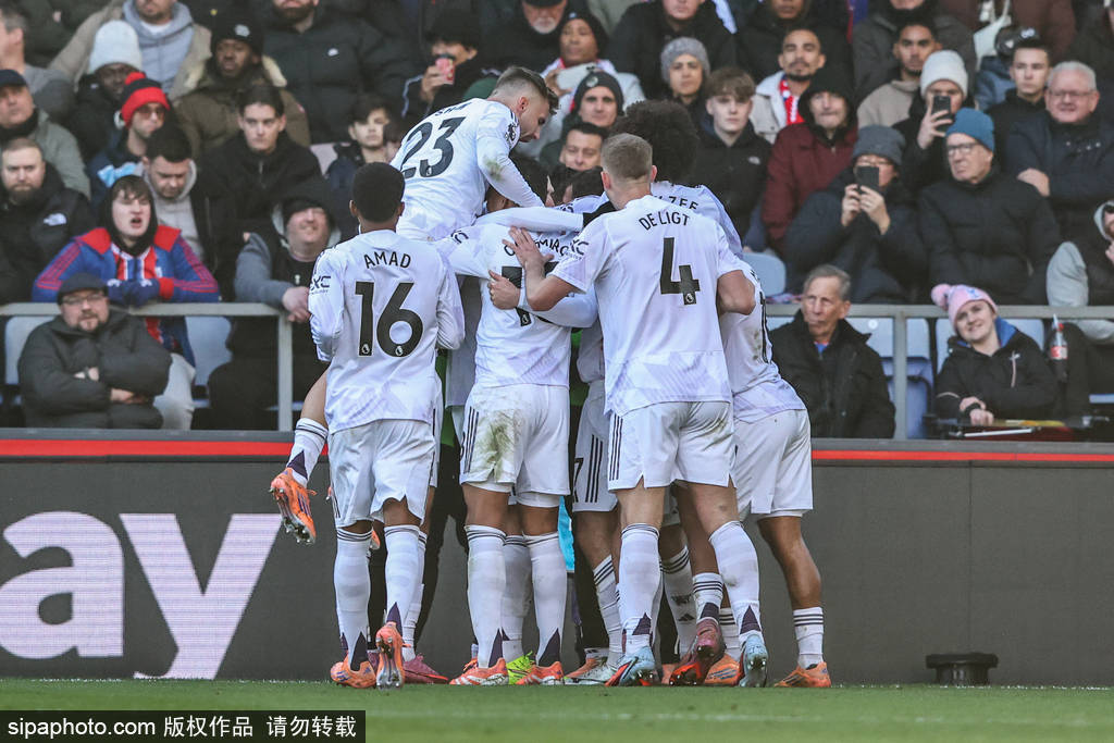 亚泰官方：对刘议阳实施“三停”；此前他被女友控诉出轨、裸聊